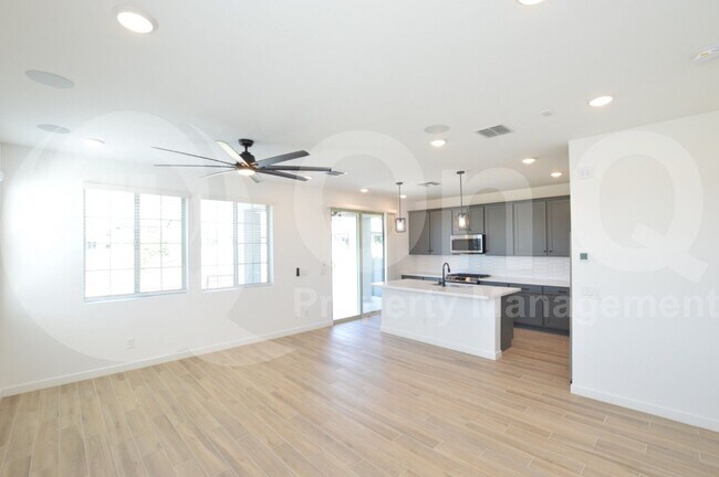 Building Photo - 9418 E Solina Ave