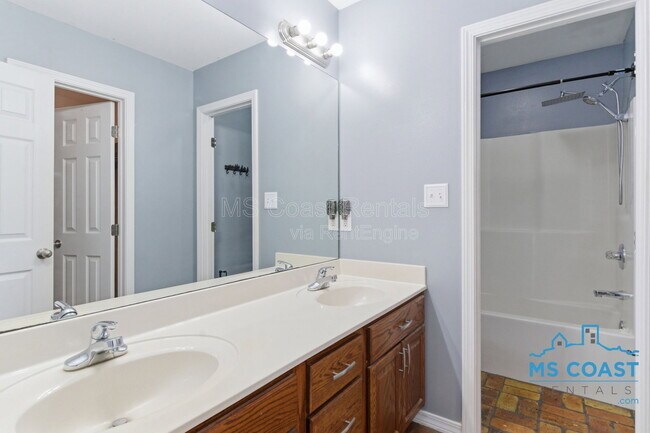 Building Photo - 14971 Camp Ln