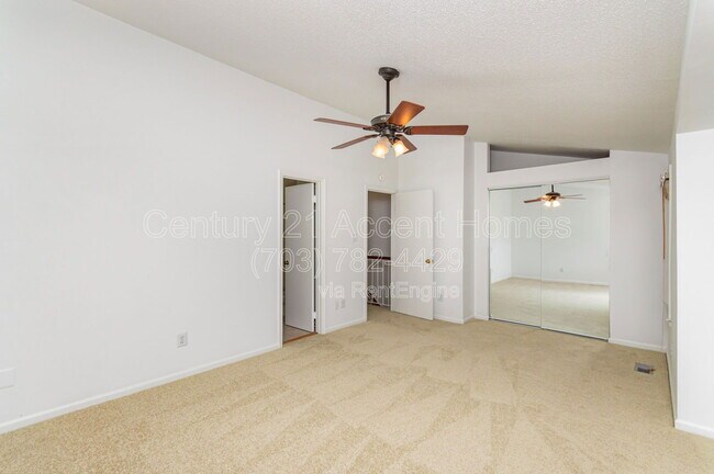 Building Photo - 29 S Floyd St