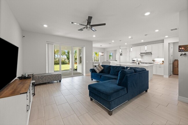 Building Photo - 12510 Triumph Ln