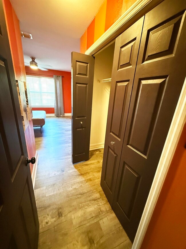 Building Photo - 1508 Crescent Hills Dr