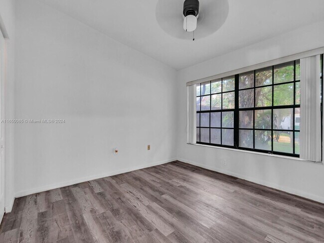 Building Photo - 14811 SW 74th Ln