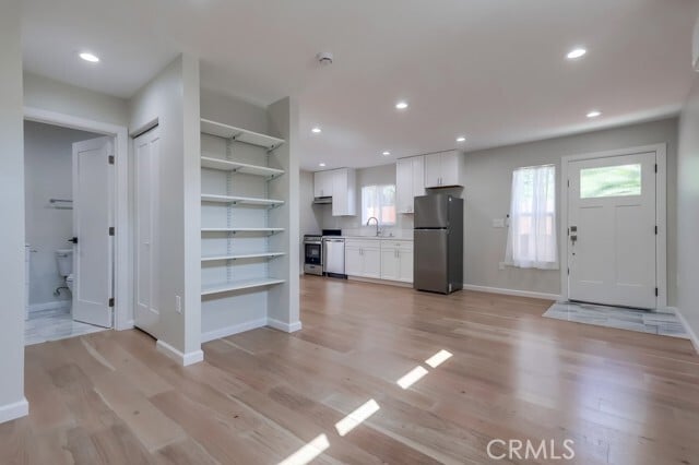 Building Photo - 672 Cypress Ave
