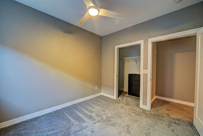 Building Photo - 704 American Pharaoh Dr