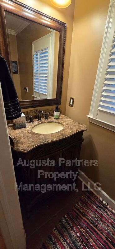 Building Photo - 289 Ashbrook Dr