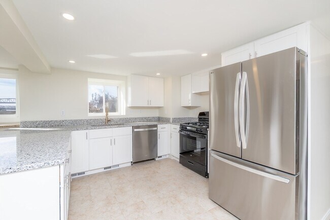 Building Photo - 53 St Germain St