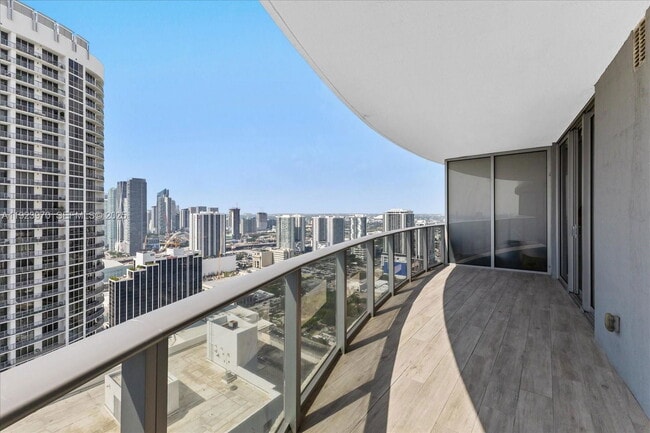 Building Photo - 488 NE 18th St