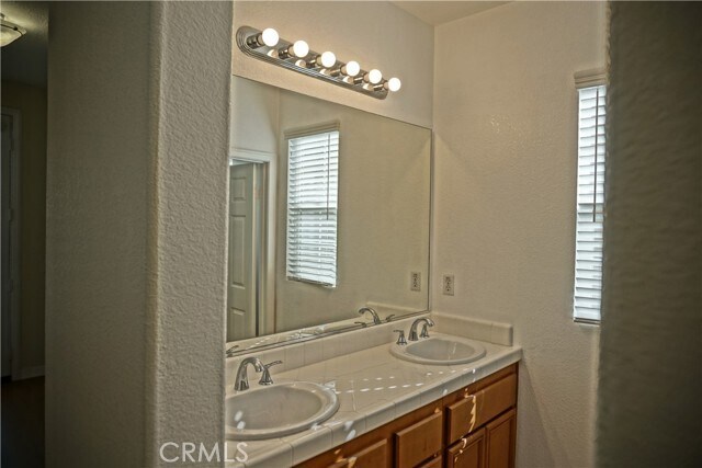 Building Photo - 1372 McFadden Dr