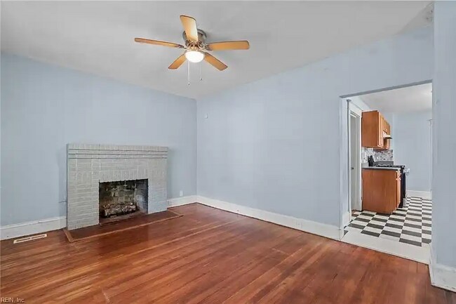 Living Room - 1417 Melrose Pky