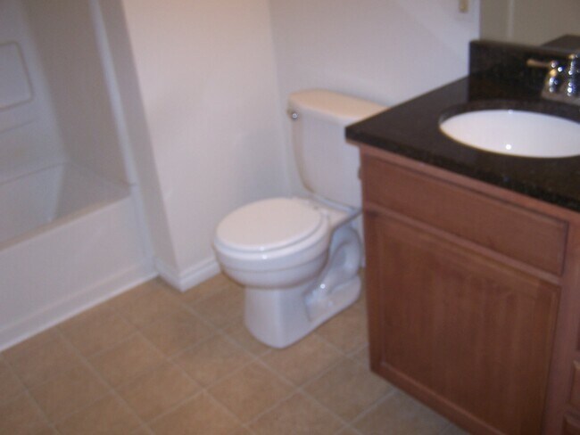 Building Photo - 11 Fuller Cir