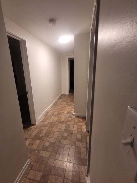 Building Photo - 1803 Hervey Ave