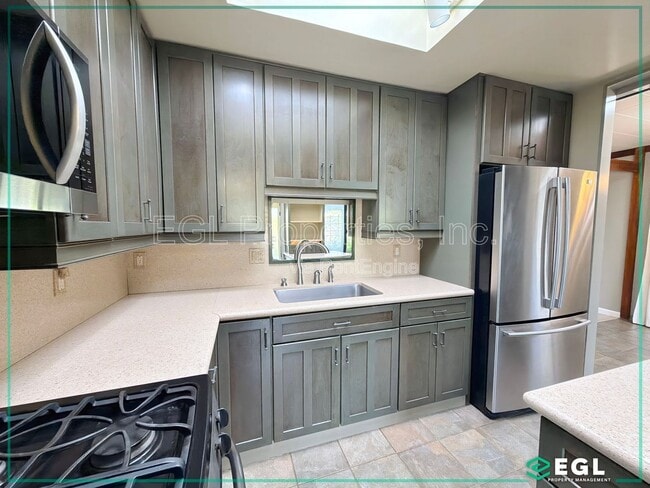 Building Photo - 7601 Kittyhawk Ave