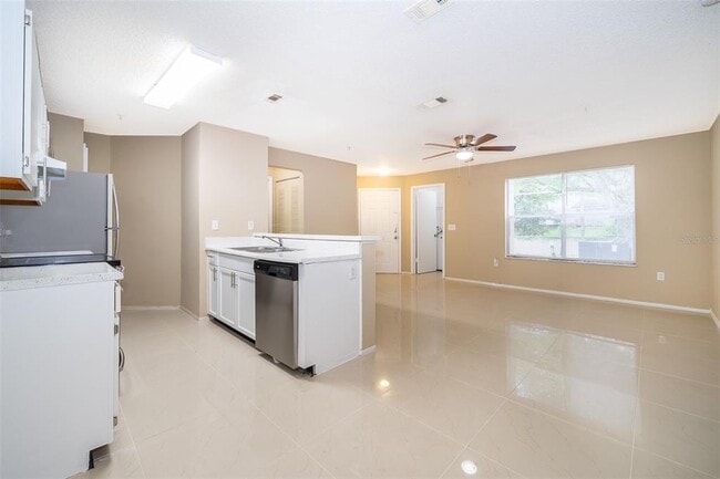Building Photo - 623 Dory Ln