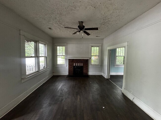 Building Photo - 4/2 home in Shelby, NC