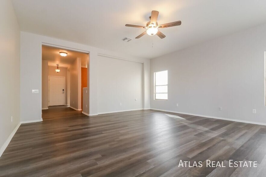 Building Photo - 17136 W Desert Ln