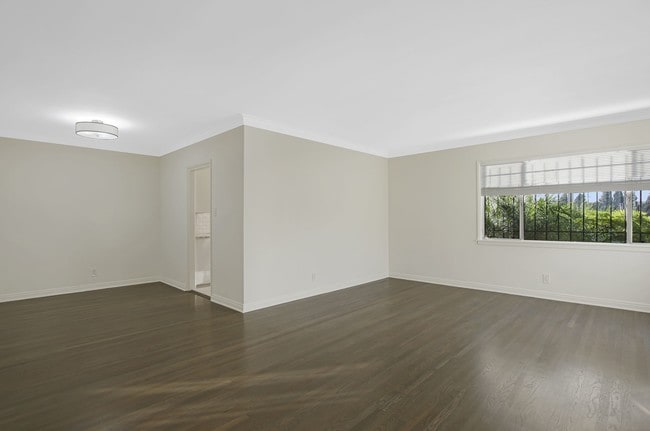 Building Photo - 4058 9th Ave