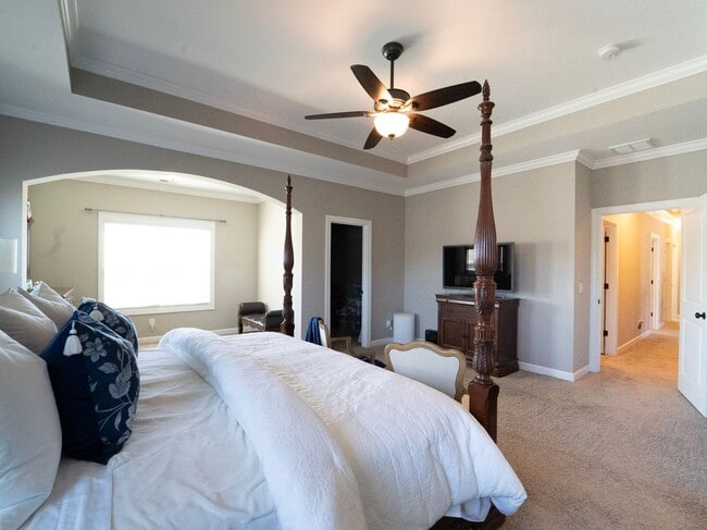 Building Photo - Elegant Richmond Hill Home with Screened Patio & Lagoon Views