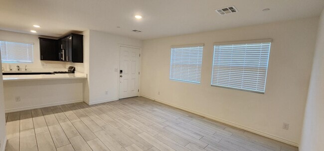 Building Photo - 6139 Rathbone St