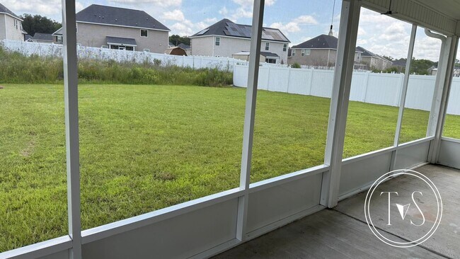 Building Photo - SUMMER MOVE-IN SPECIAL: $300 OFF 1ST MONTH...