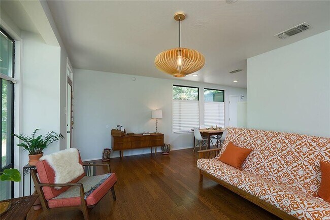 Building Photo - 1502 Corona Dr