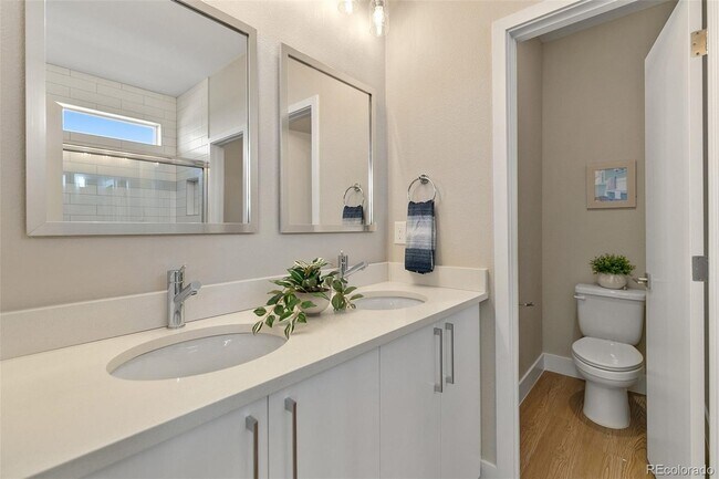 Building Photo - 521 S Main St