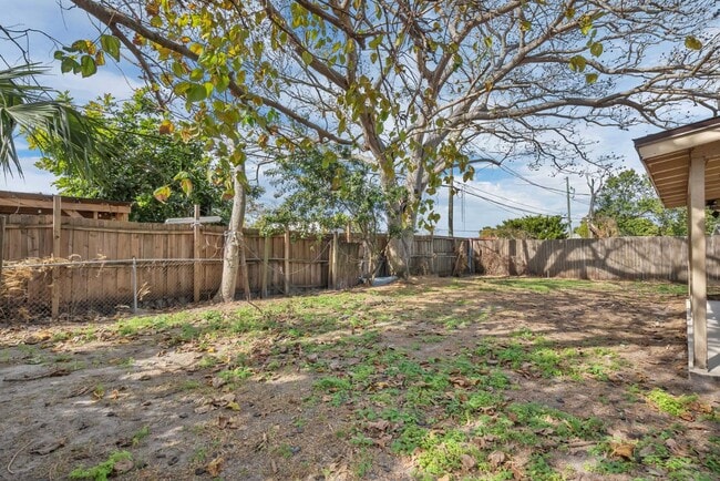 Building Photo - 7514 Mandarin Dr