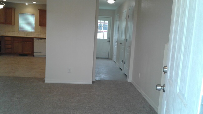 1st floor hallway - 1035 Tennyson St