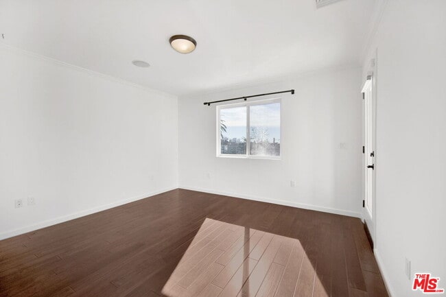 Building Photo - 2124 Reservoir St