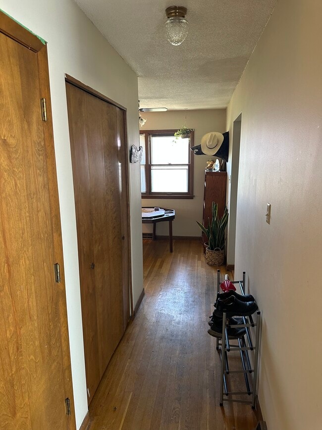 Building Photo - 2437 Vaughn Dr