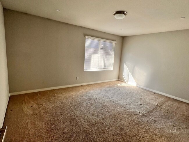 Building Photo - 3Bd/3Ba Lynnwood Townhouse