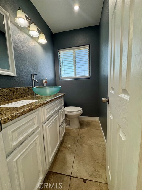 Building Photo - 1211 N Siesta St