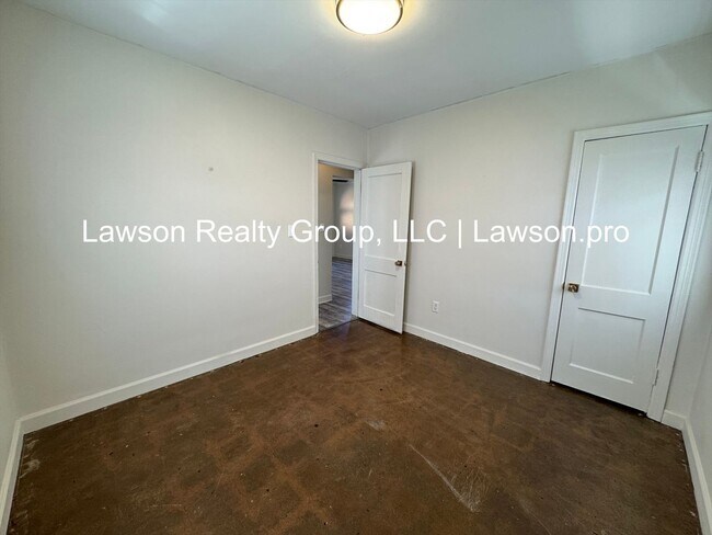 Building Photo - Updated, Cozy Two Bedroom Home in Wasena!