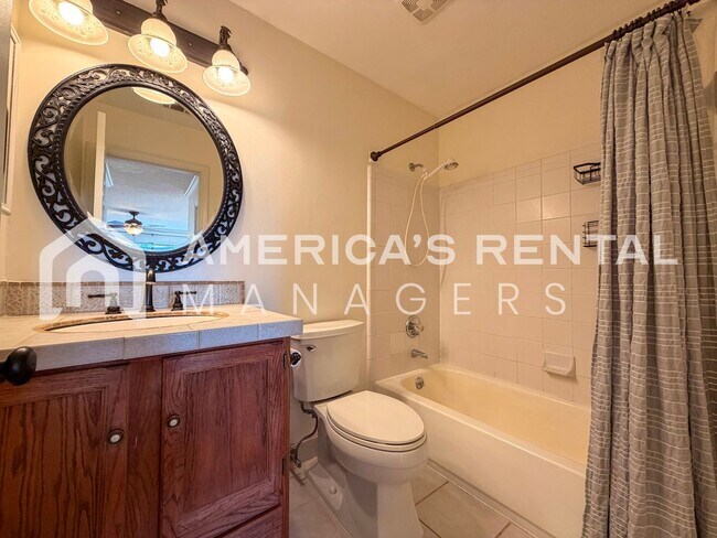 Building Photo - Inverness Area Living: Utilities Included plus Pool Access