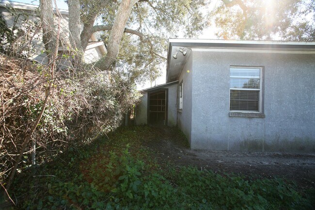 Building Photo - 3 bedroom home with large yard on the west end!