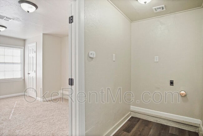 Building Photo - 6703 NW 25th St