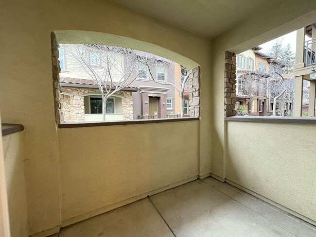 Building Photo - Charming Modern 2 Story Townhome in San Jo...