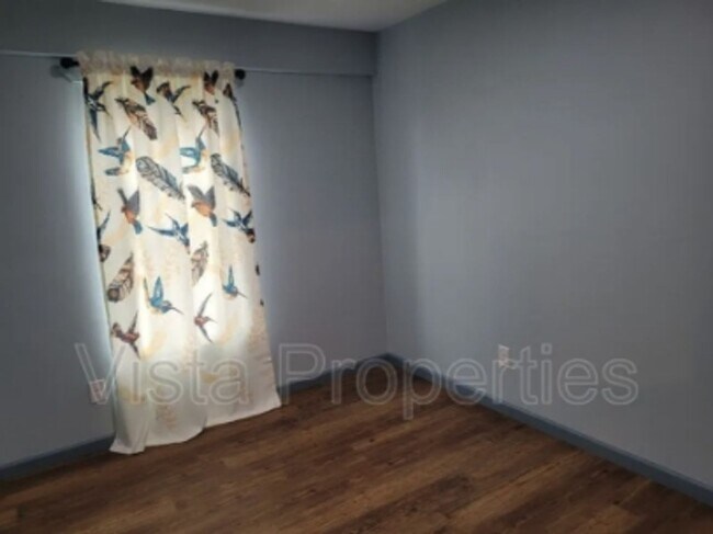Building Photo - 40216