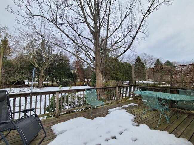 Building Photo - Charming 3-Bedroom, 2-Bathroom Home in South Haven, MI