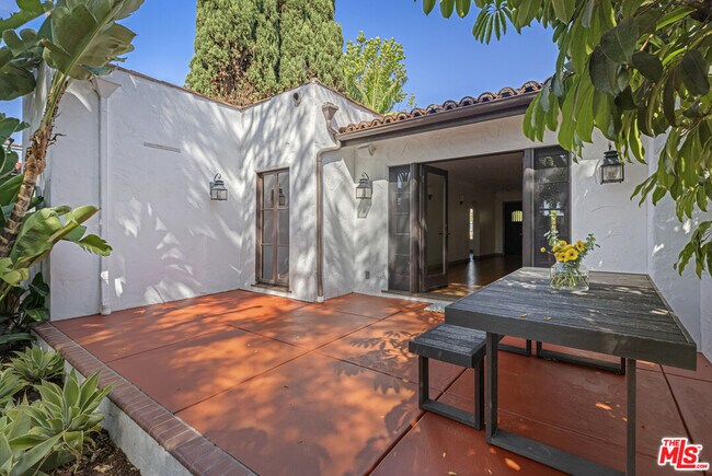 Building Photo - 1169 S Sierra Bonita Ave
