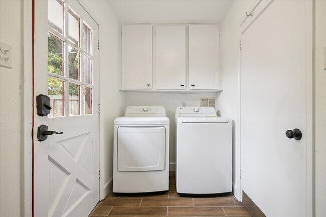 Building Photo - 12315 Whittington Dr