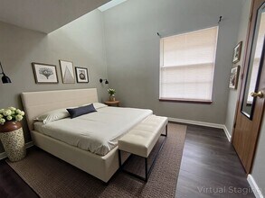 Building Photo - 2 bedroom 2 bath Loft Apartment Branson MO Renovated