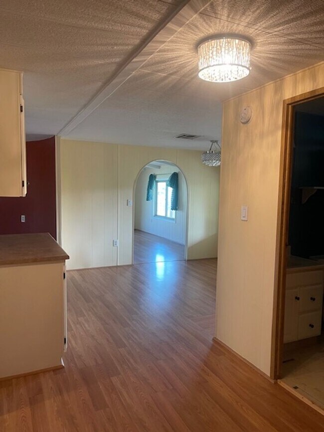 Building Photo - 401 Sunset Hills Dr
