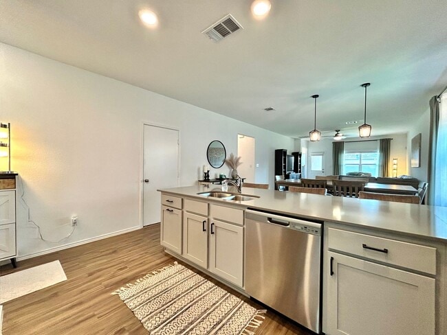 Building Photo - 3/BR 2/BA Home with Modern Comforts and a ...
