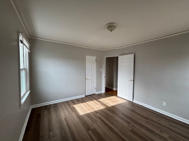 Building Photo - 4 Bedroom 2 Bath House by Frontier Park