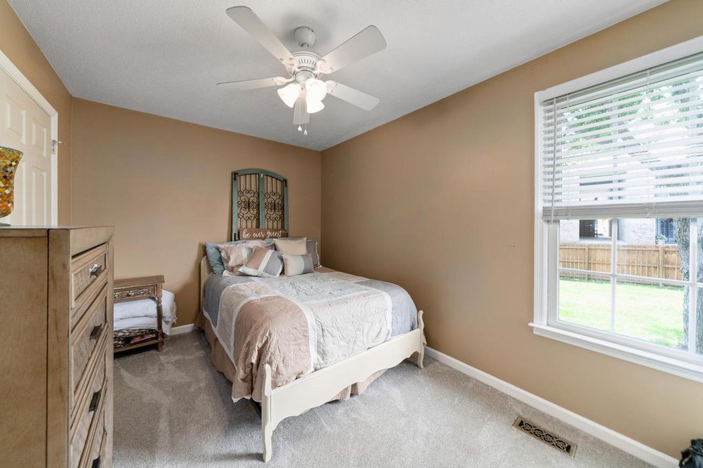 Third bedroom with ceiling fan - 1102 Tobacco Rd