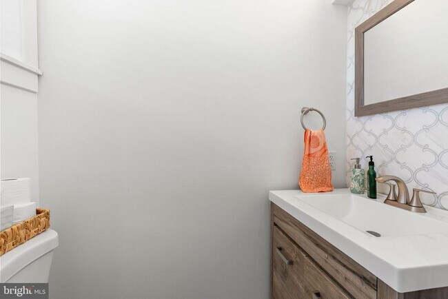 Building Photo - 1743 McClellan St