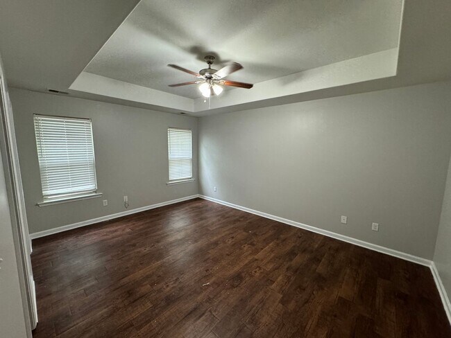 Building Photo - 3805 Carnes Ave