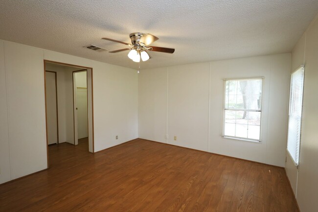 Building Photo - 4180 Beaver Run Rd