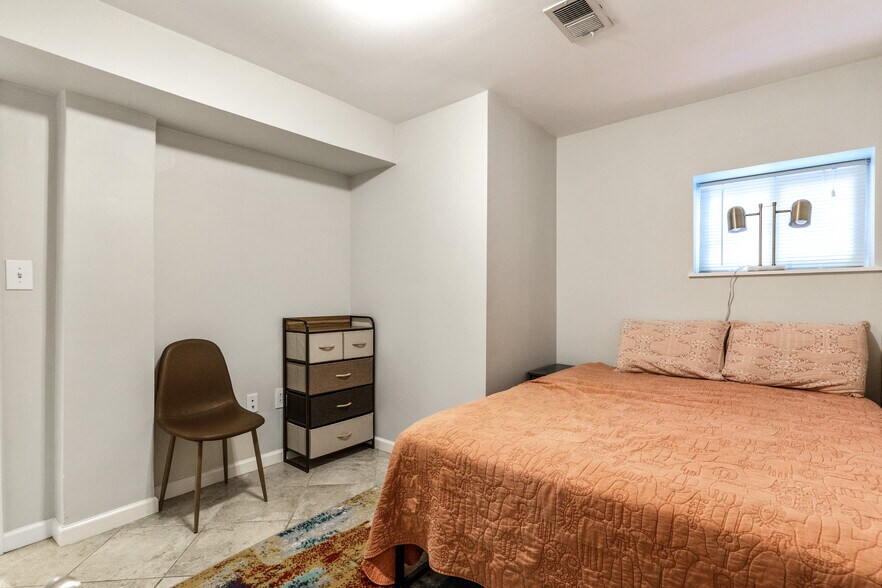 Rear bedroom - 1304 Belmont St NW