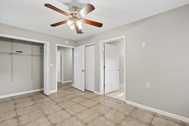 Building Photo - 2126 Center Way